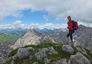 73 sua altezza Ana Maria tra Cioma Mengol, Concarena , sullo sfondo delle Alpi...